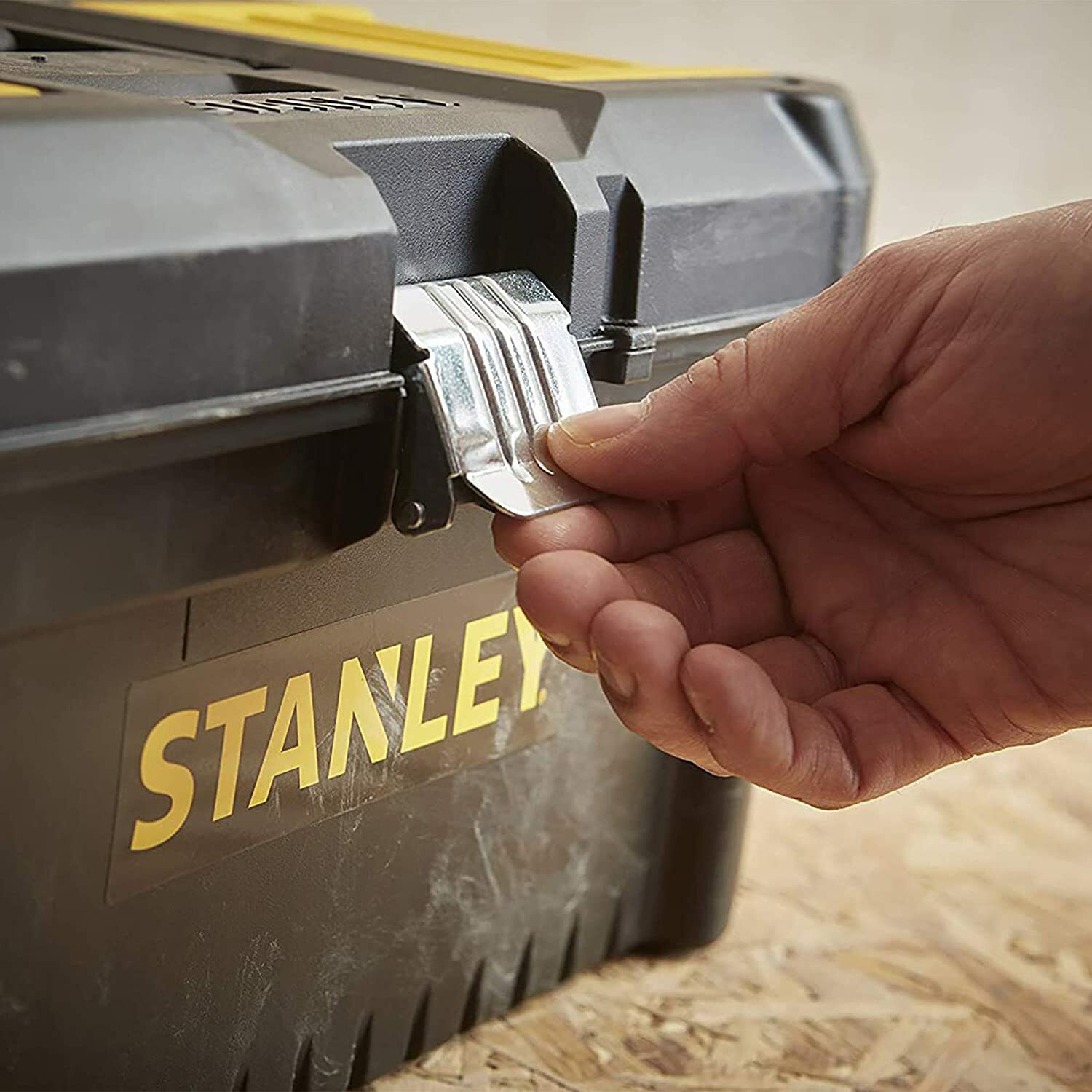 Stanley gereedschapskoffer / gereedschapskoffer (gereedschapskoffer met metalen sluitingen, stevige kunststof organizer voor diverse gereedschappen, koffer met afneembare drager)