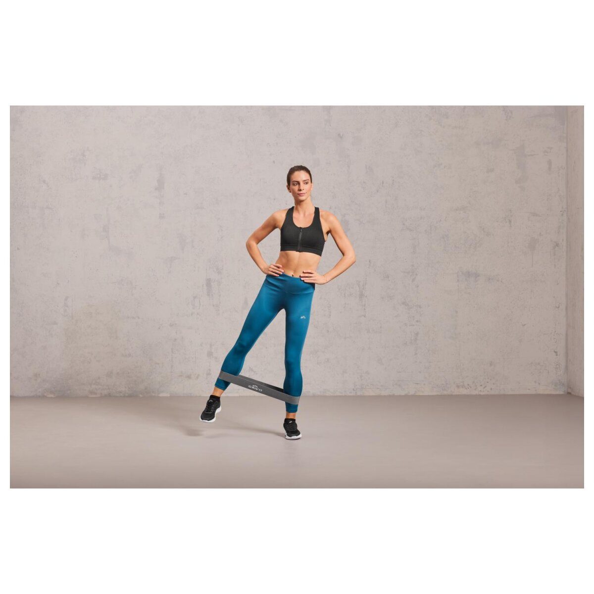 Stretch band / ankle weights 0.5 kg set of 2 / mini bands set of 3 / loop band / push-up handles set of 2 / hand trainer