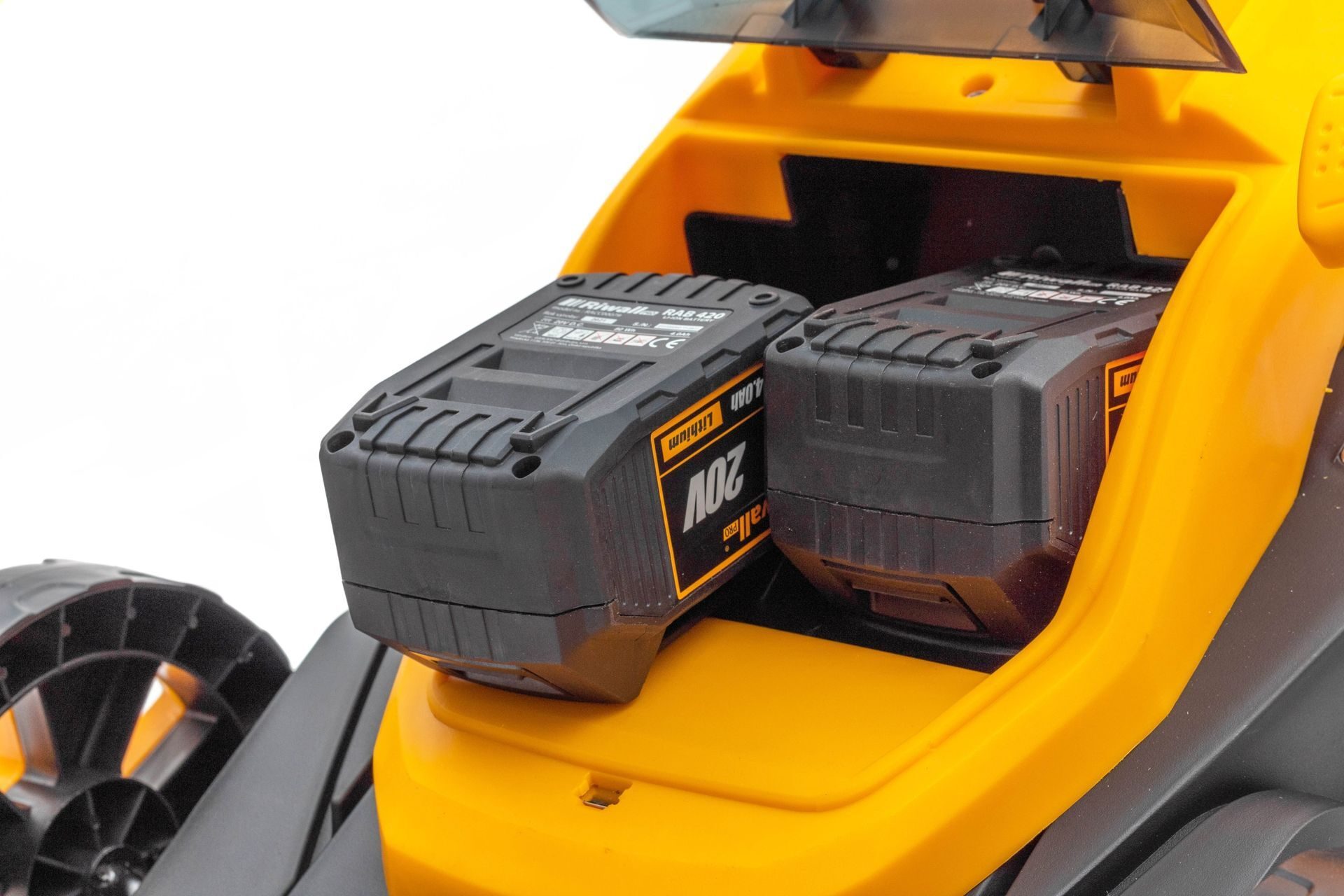 Leistungsstarker Akku-Rasenmäher 40V 8Ah 38cm Set