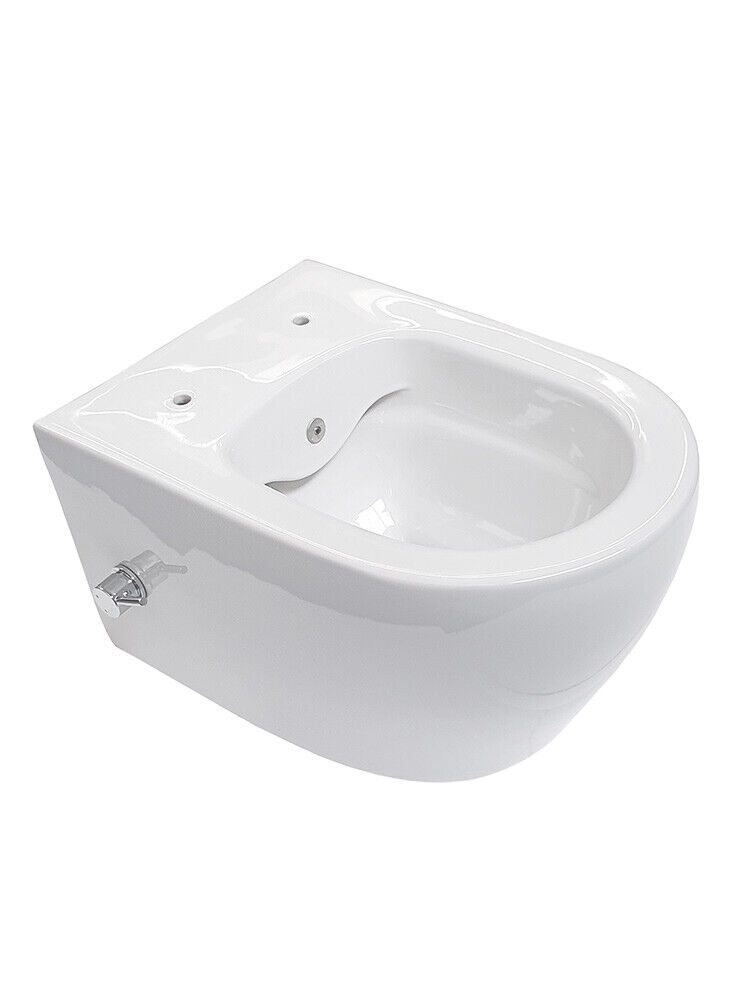 WC suspendu sans rebord avec robinetterie eau froide et chaude intégrée
