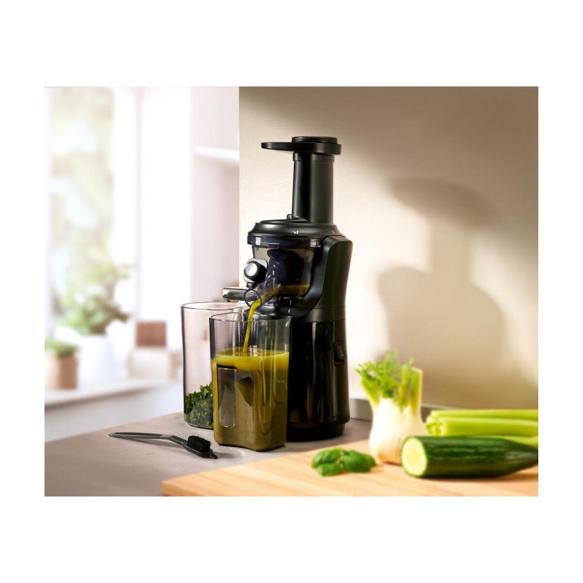 SILVERCREST® Slow Juicer, also suitable for hard vegetables