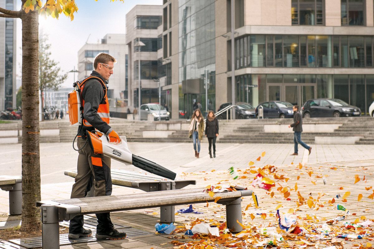 Stihl BGA 100 Akku-Blasgerät Akku-Komfortgebläse Blätter