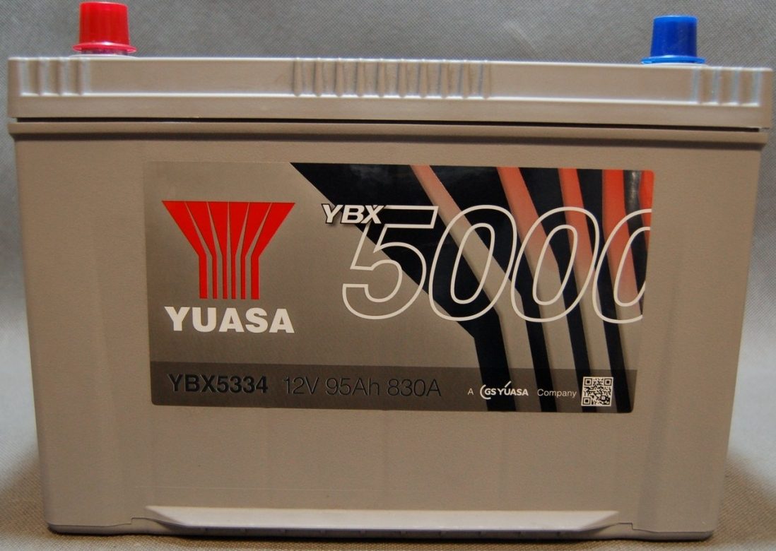BATTERIE YUASA YBX5334 95AH 830A L+ – Réf. HT-47203