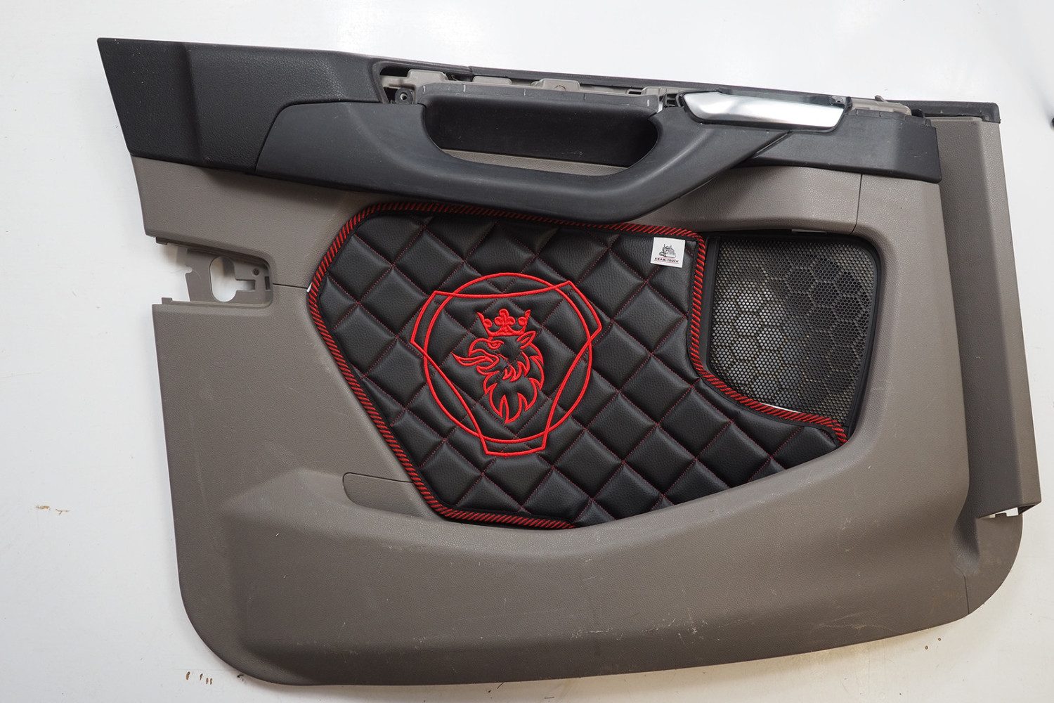 QUILTED DOOR SIDES + SCANIA LOGO R / S 2017-2025, 14 colors