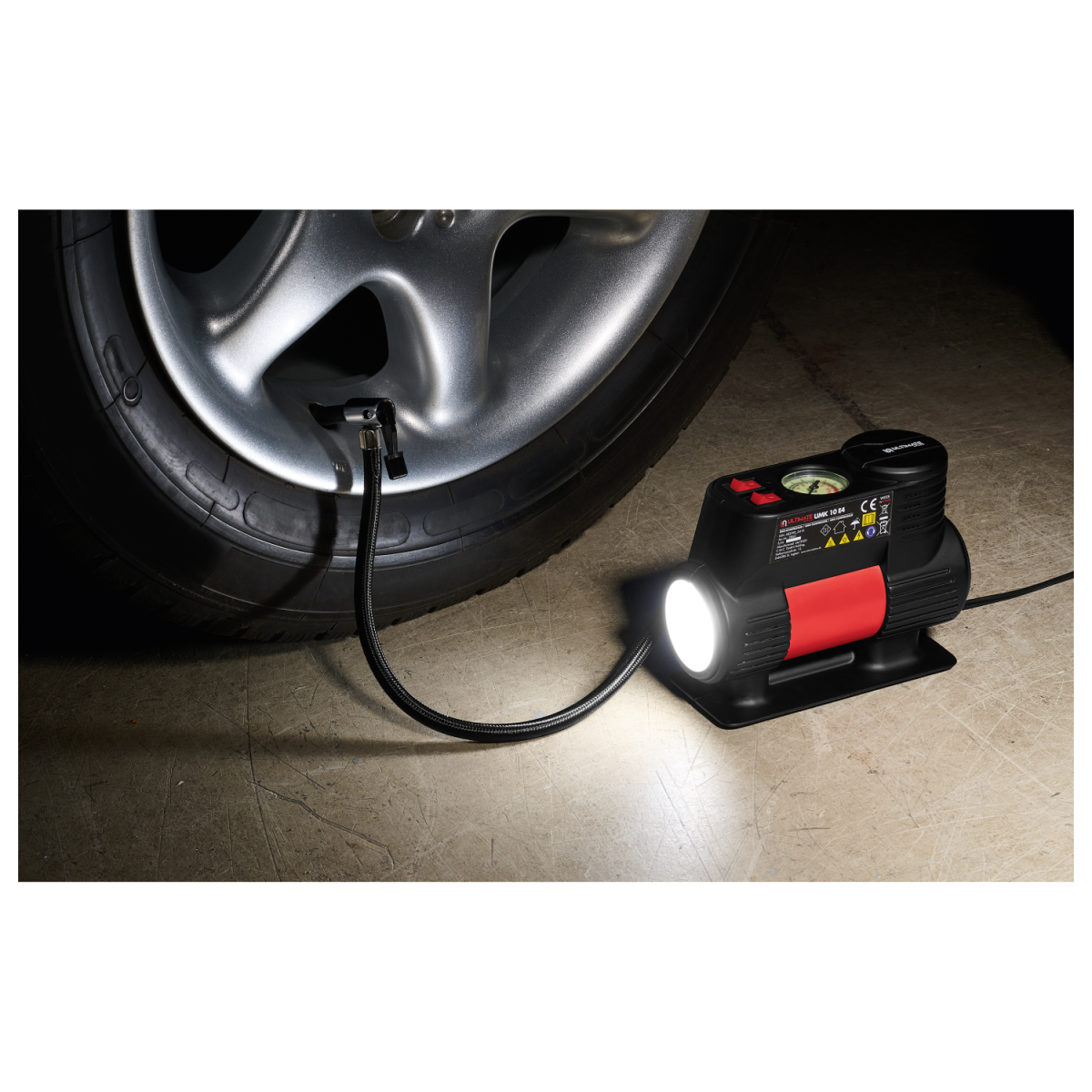 ULTIMATE SPEED® minicompressor UMK 10 E4, met geïntegreerde manometer