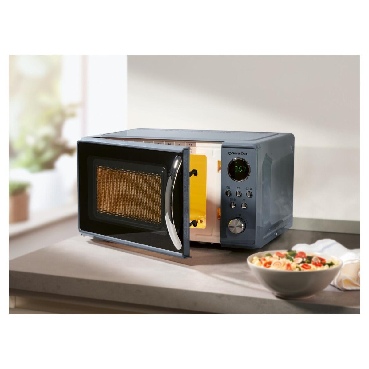 Micro-ondes SILVERCREST® « SMWC 700 D1 », au design rétro, anthracite