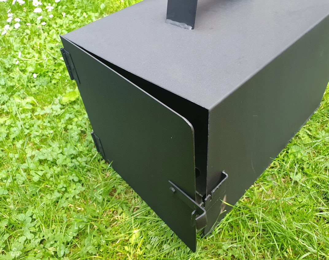 *Bestseller* Handgefertigter Räucherofen im mobilen Design