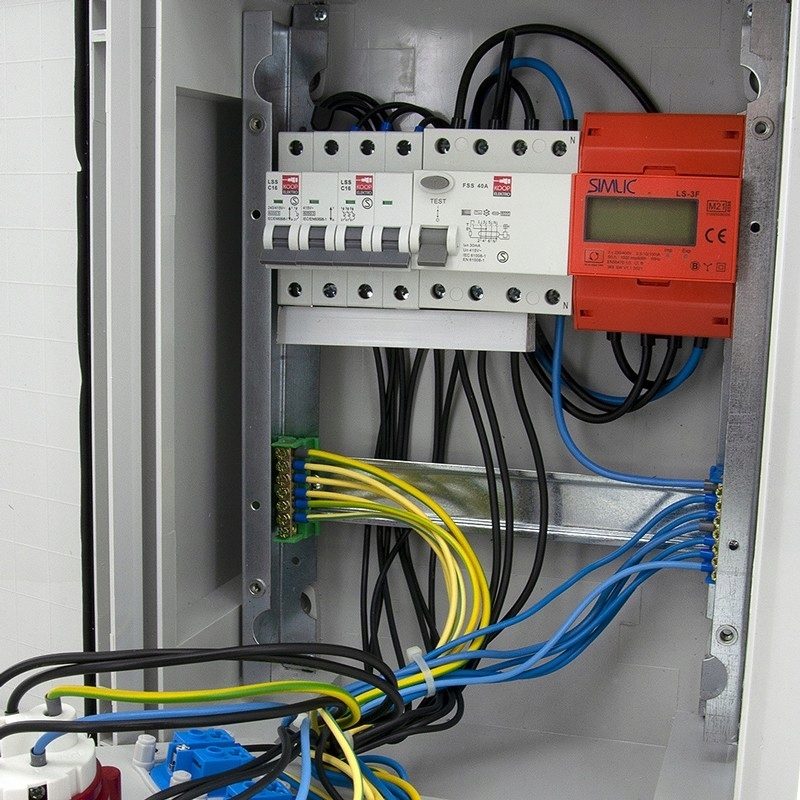 Electrical wall distributor 1x 16A / 32A 4x230V complete set of construction power distributors, lockable