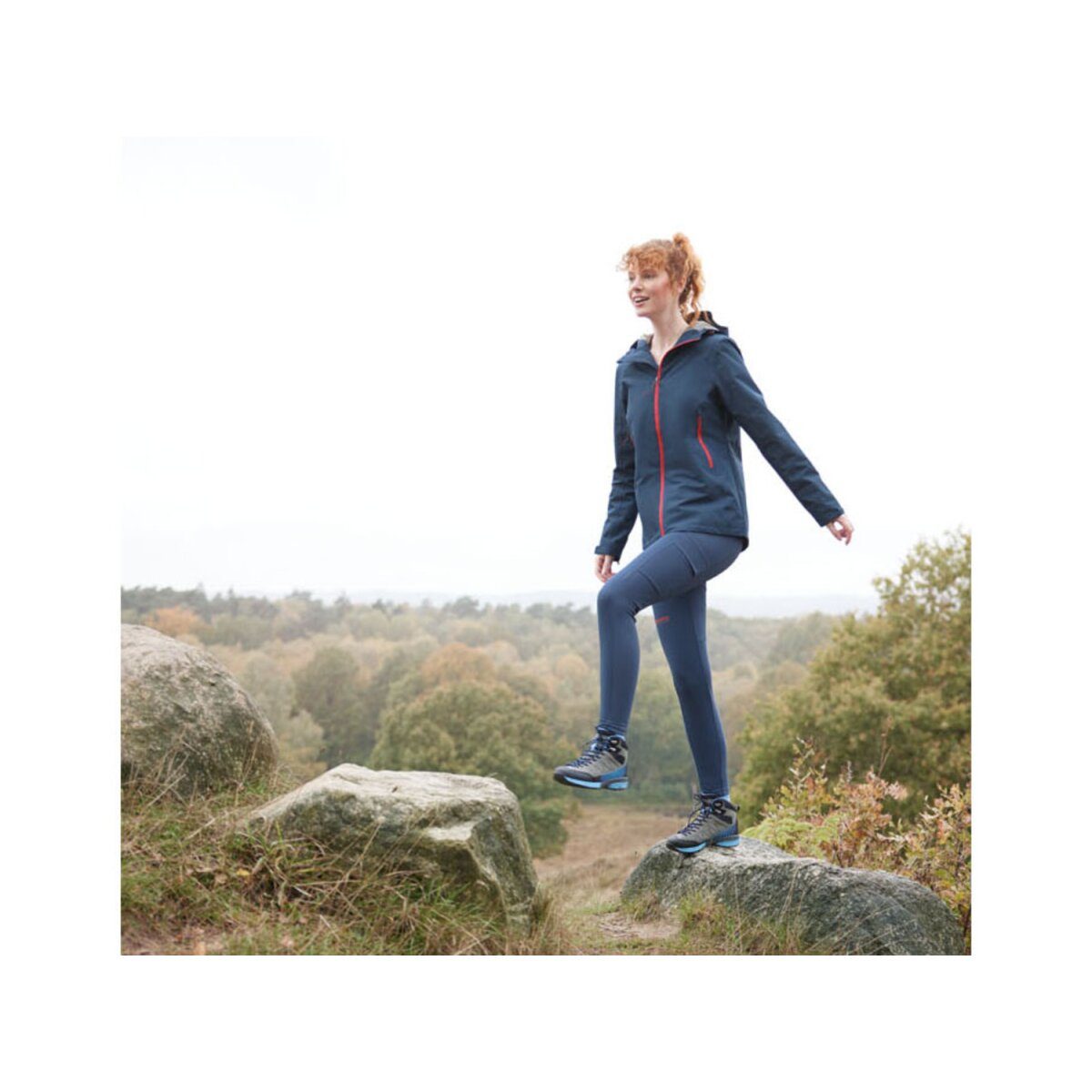 Rocktrail women's all-weather jacket with an extended back
