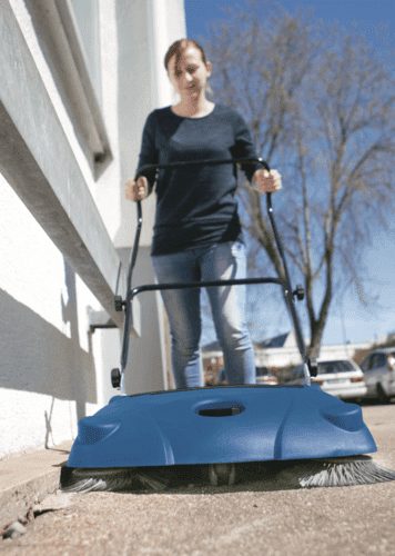 Scheppach Kehrmaschine S700 (Kehrbreite 700mm, 16L Fangkorb, Höhenverstellung 10mm, Kehrfläche 2000m²/h)