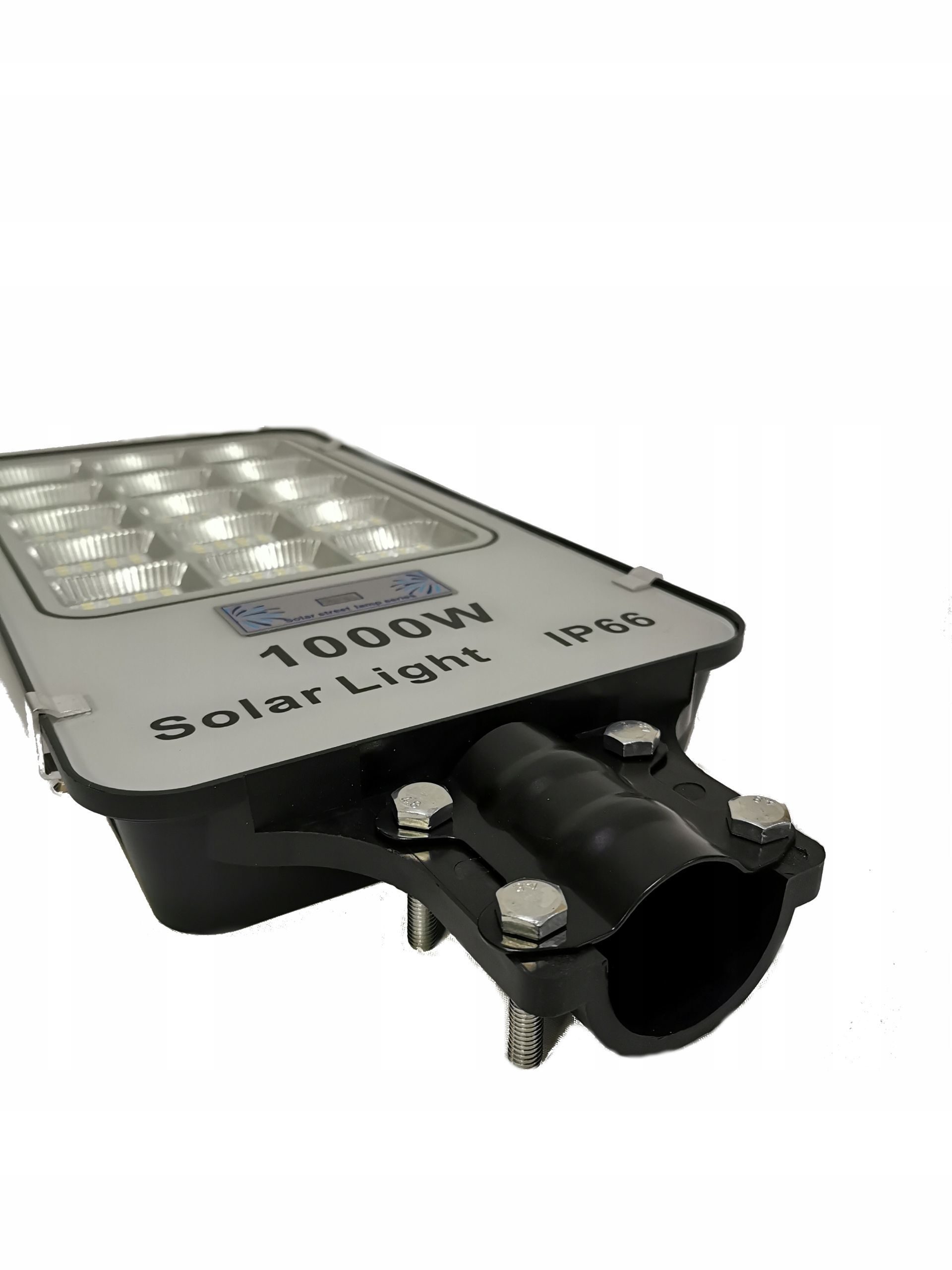 LEISTUNGSSTARKE 800-W-SOLARLAMPE MIT FERNBEDIENUNG UND SENSOR