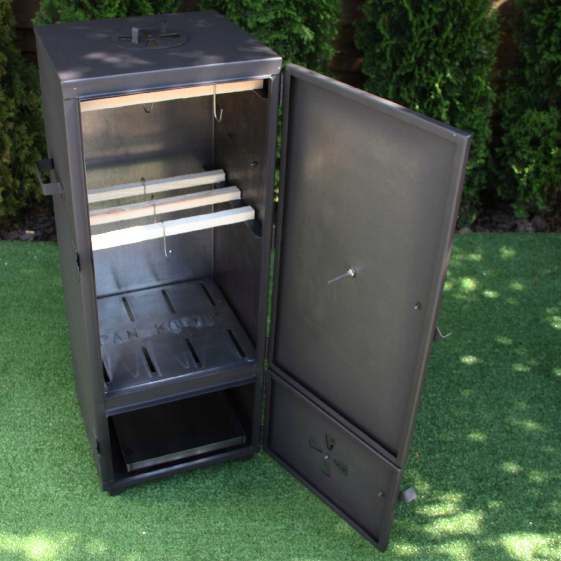 Handcrafted freestanding smoker complete in an XXXL starter set