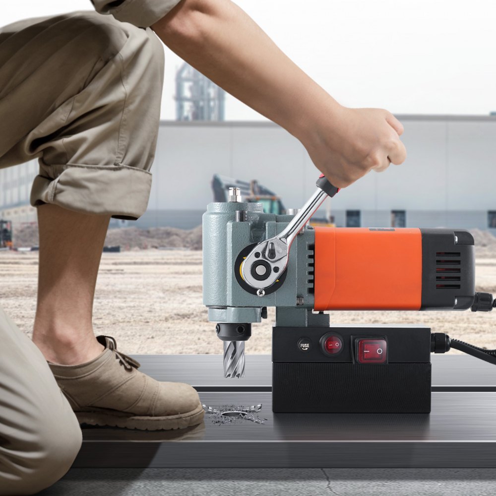 Magnetbohrmaschine, Kernbohrmaschine 1300 W, flach, tragbar, Magnetbohrmaschine mit Kühlgerät und Überlastschutz, Magnetpresse für Geräteinstallation, Industrie, Metallbearbeitung, Orange