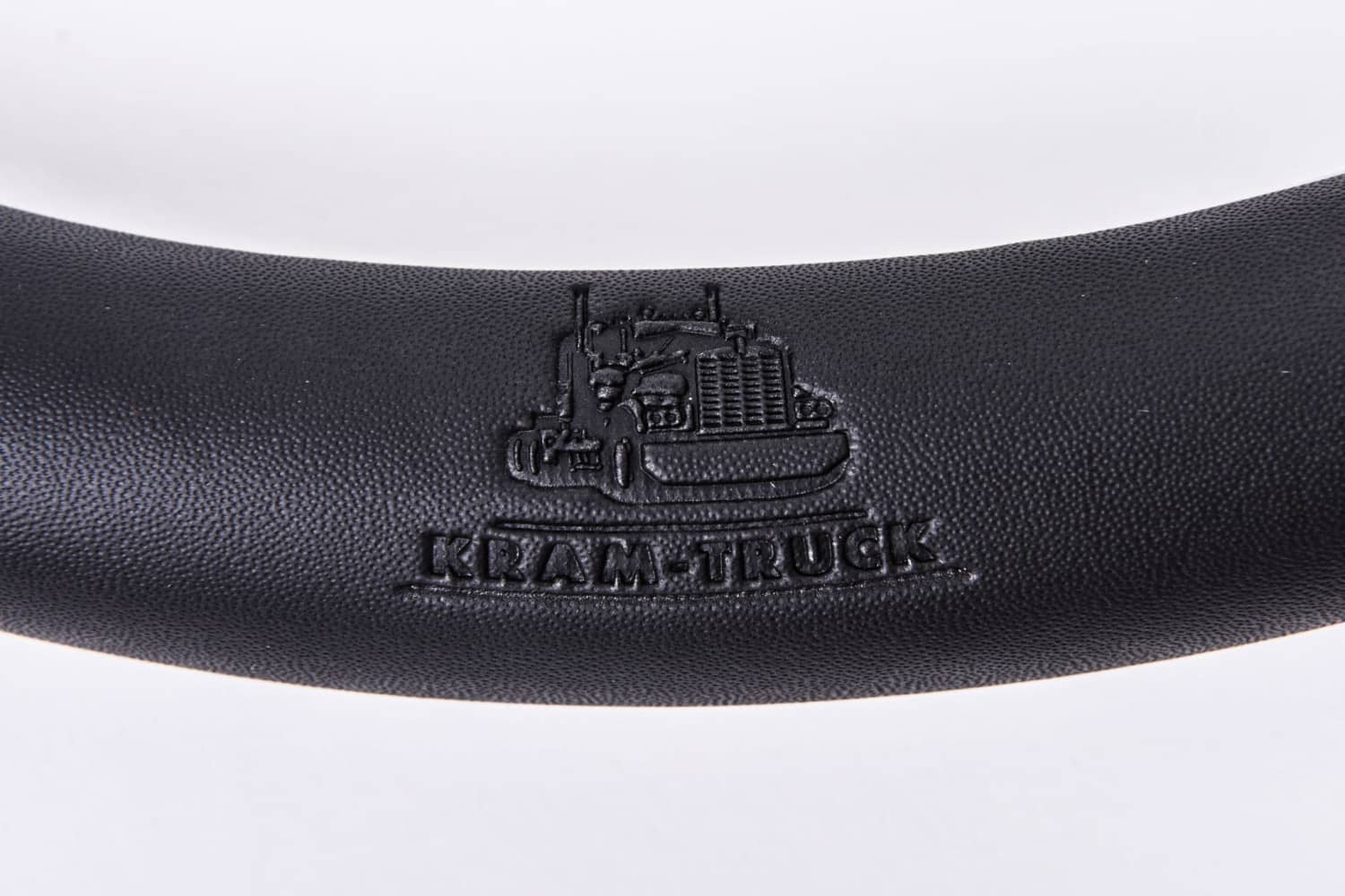 STEERING WHEEL COVER FOR TRUCKS 44-46 COLOR: BLACK-RED STEERING WHEEL COVER FOR TRUCKS 44-46 COLOR: BLACK-RED