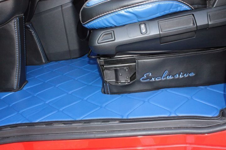 Handgefertigter Mercedes Actros MP4 Fußmatten Teppich Komplettset Leder Blau Komplettset mit Türverkleidungsgriff Starterset