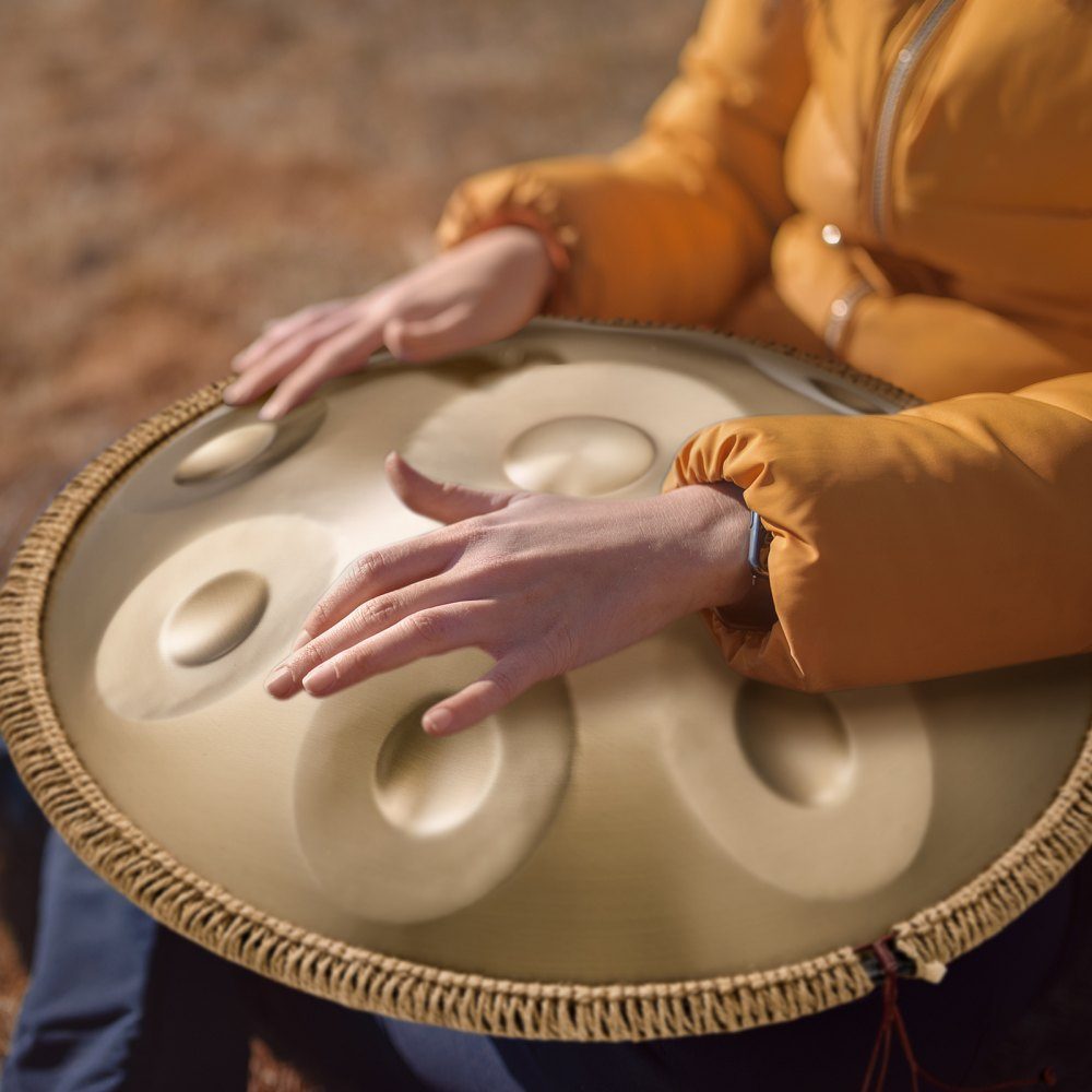 Handpan, 55 cm, 9 notes, tambour à main en ré mineur, instrument de batterie avec maillets, support de handpan 440 Hz et sac de transport, tambour sonore en acier de guérison, instruments de percussion pour adultes et débutants
