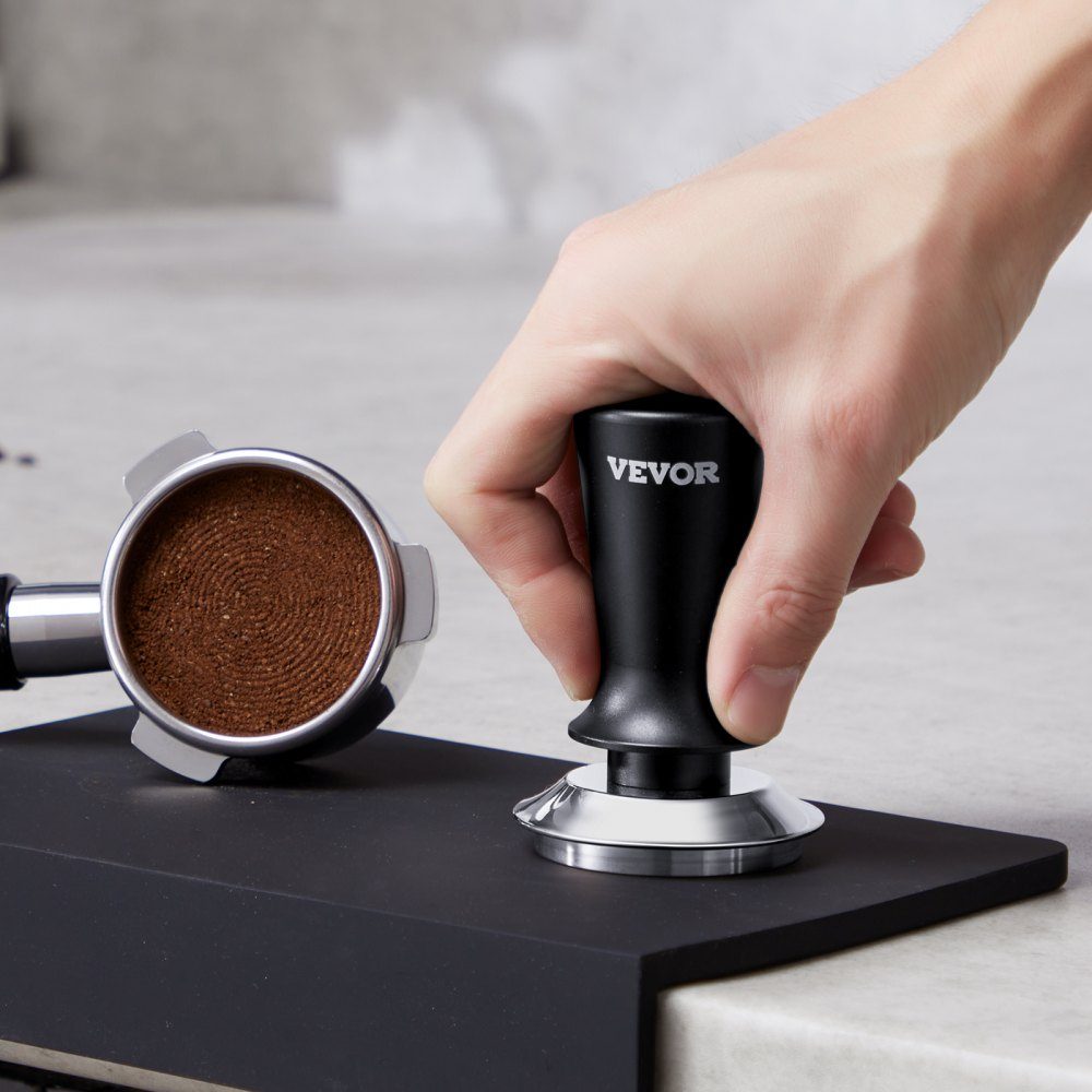 Tamper à expresso 53 mm Tamper à café à ressort Outil de bourrage de 30 lb Outil à café pour machine à café Accessoires de café Tamper à café en acier inoxydable avec poignée antidérapante Noir