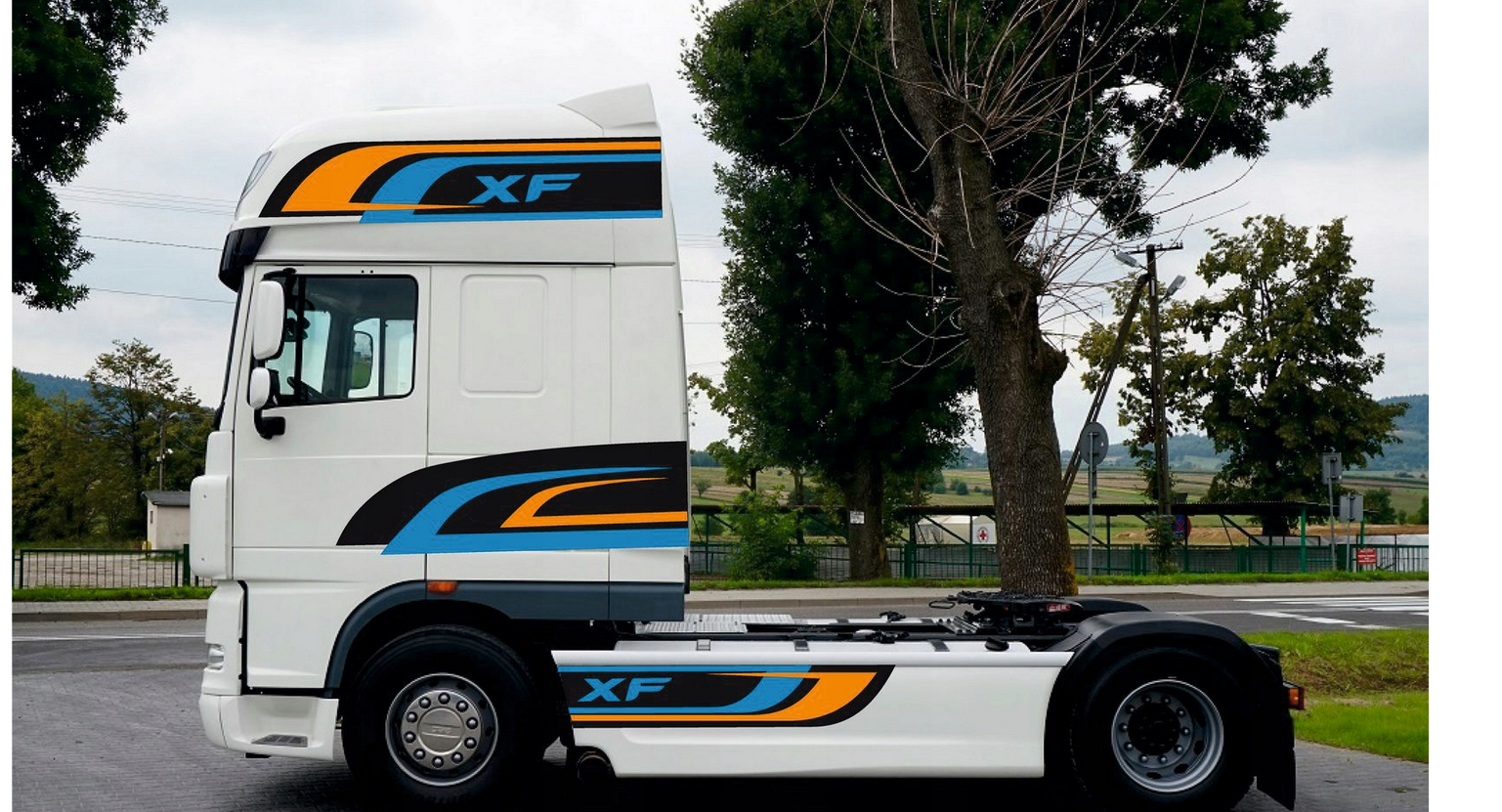 AUFKLEBER Fahrzeugbeschriftung DAF 106 EURO 6 SPACECAB UND SUPER SPACECAB 3 Farben blau Set