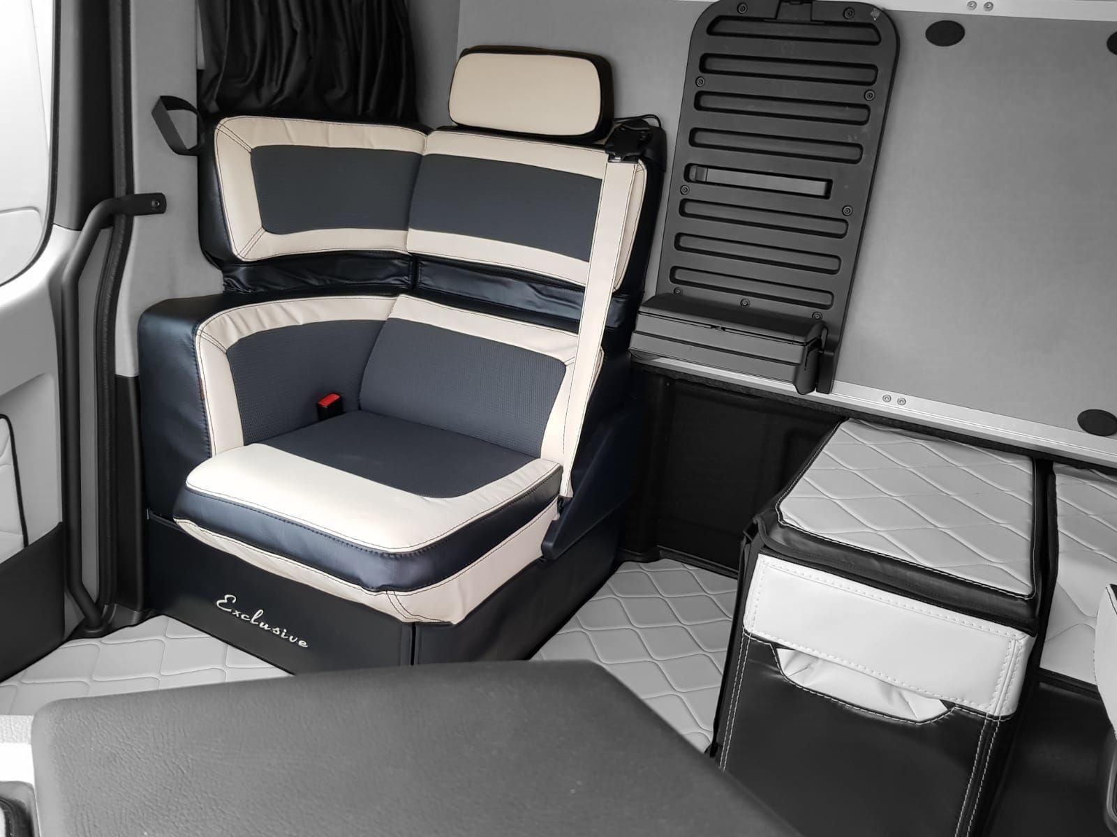 Handcrafted high-quality Actros truck SEAT COVERS Mercedes ACTROS MP4 saloon cabin BEIGE complete set