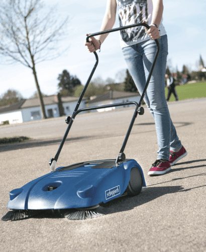 Scheppach Kehrmaschine S700 (Kehrbreite 700mm, 16L Fangkorb, Höhenverstellung 10mm, Kehrfläche 2000m²/h)