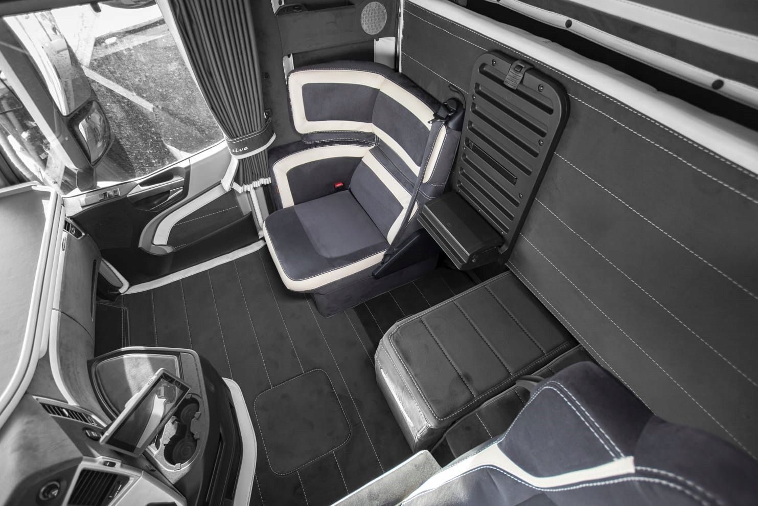 Handcrafted high-quality Actros truck SEAT COVERS Mercedes ACTROS MP4 saloon cabin BEIGE mix complete set