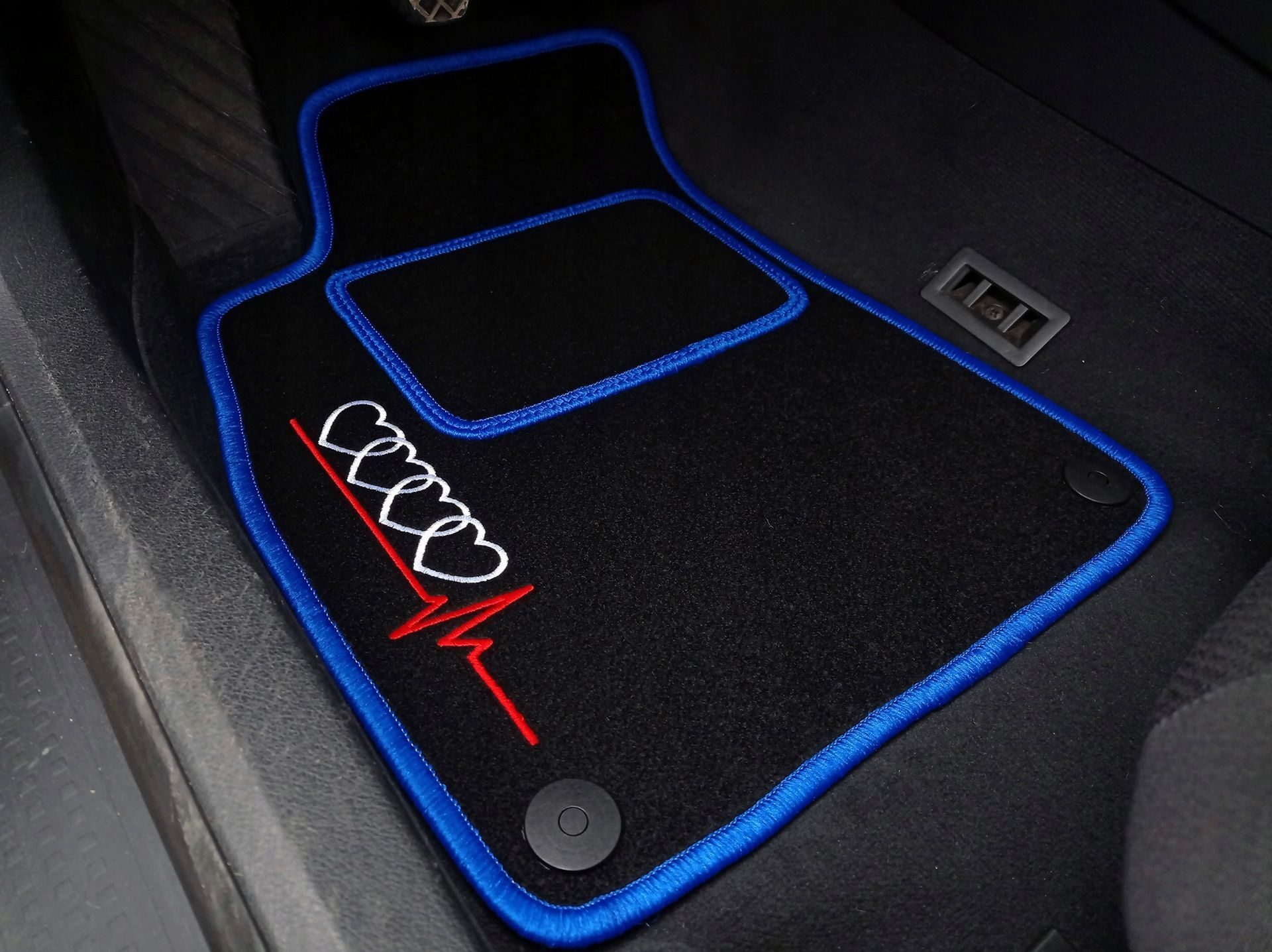 Handgemaakte velours matten vloermatten SET voor AUDI modelselectie + BORDUURSEL