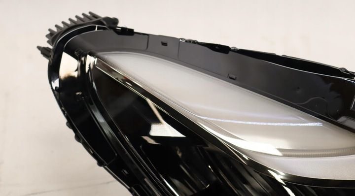 Original TESLA MODEL 3 LAMP RIGHT FRONT LED 1077376-00-C