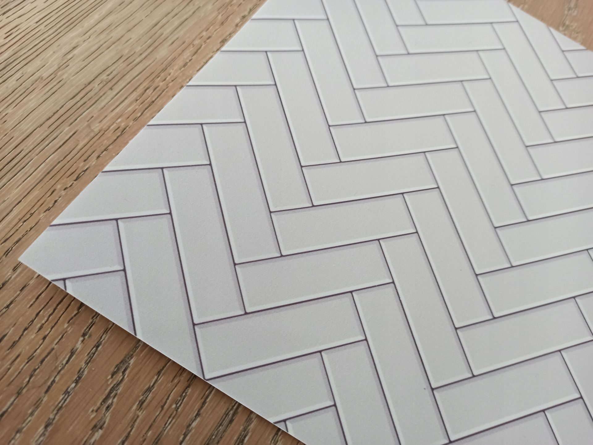 9x selbstklebende PVC-Fliesen, 30x30 cm, weißes Fischgrätenmuster