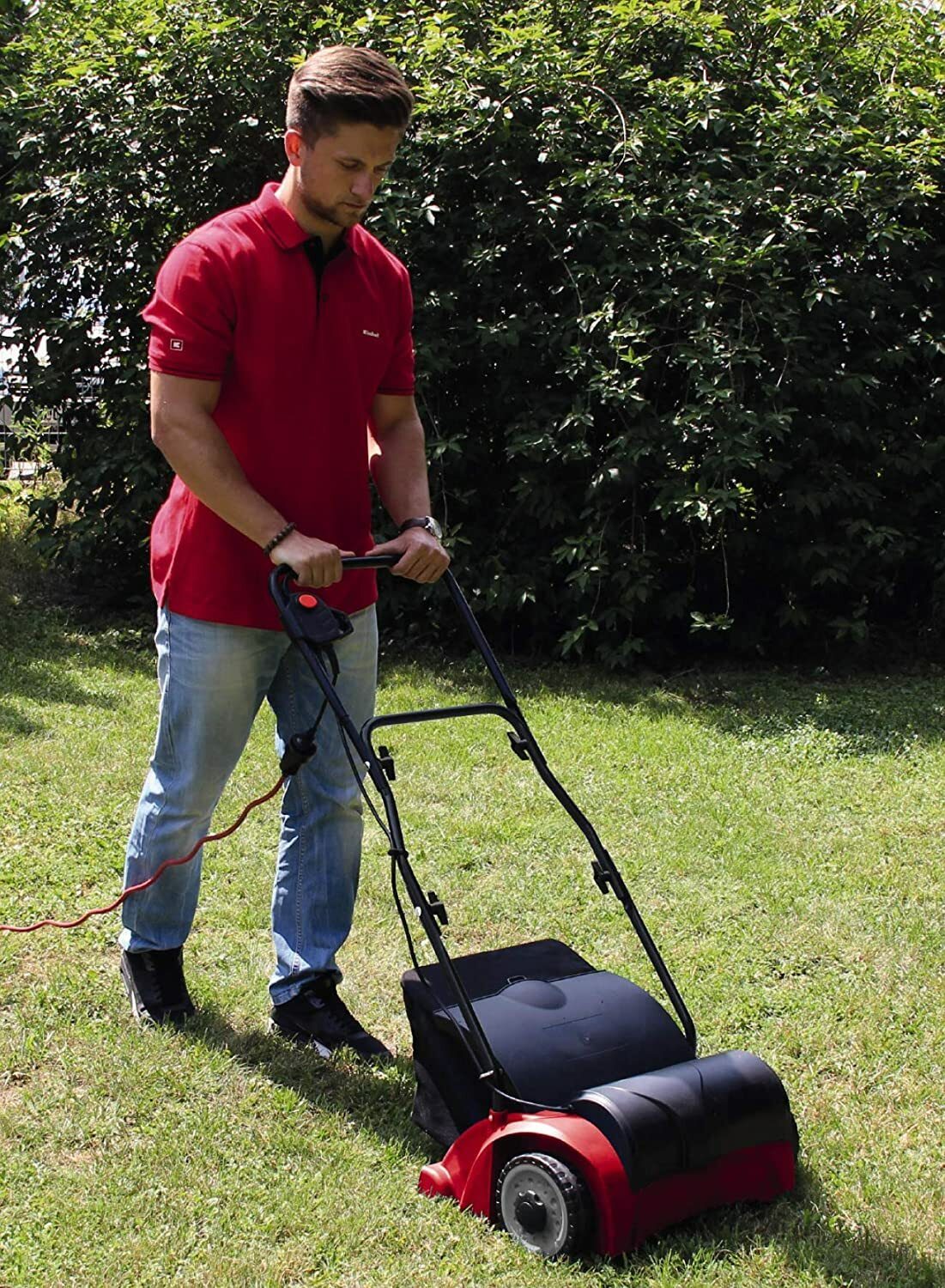 Einhell Elektro-Vertikutiererventilator GC-SA 1231 (1200 W, 31 cm Arbeitsbreite, 3–9 mm Arbeitstiefe, klappbarer Griff, 28 L Fangkorb, inkl. Lüfterwalze)