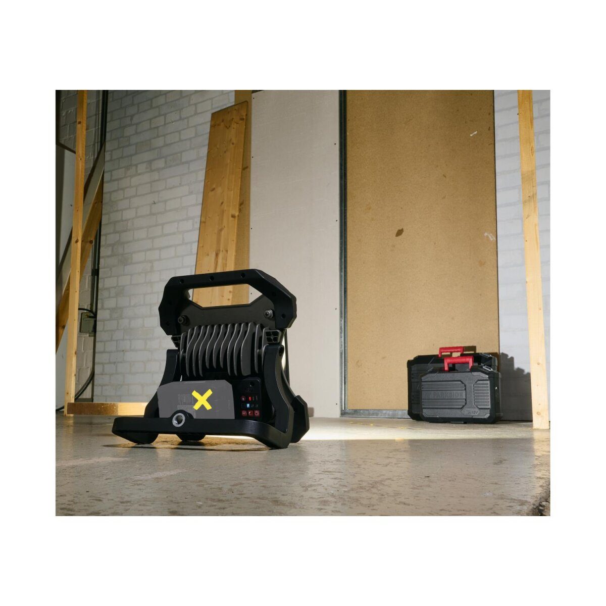 PARKSIDE PERFORMANCE® 20 V batterijgevoede LED-spot “PPBSTA 20-Li A1”, zonder batterij en oplader