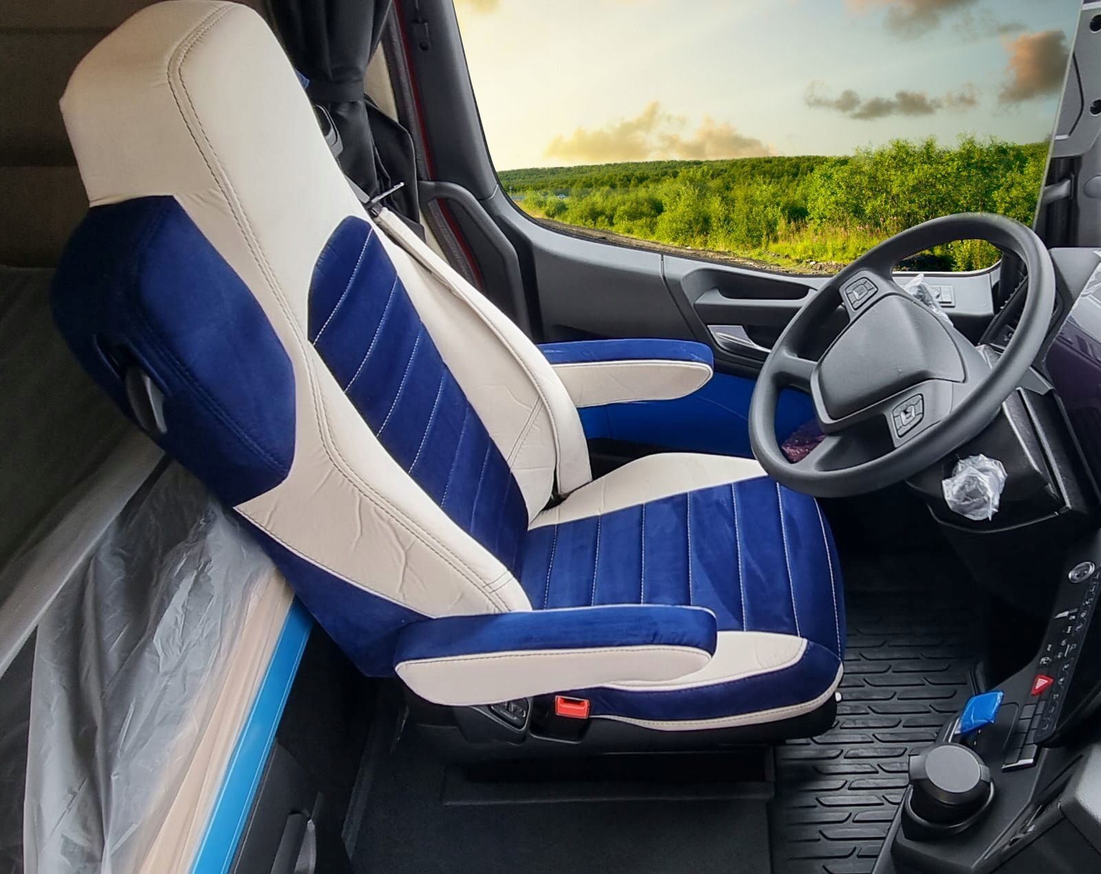 Handgefertigte hochwertige Actros LKW SITZBEZÜGE MERCEDES ACTROS MP5 MP 5 marineblau-beige Komplettset