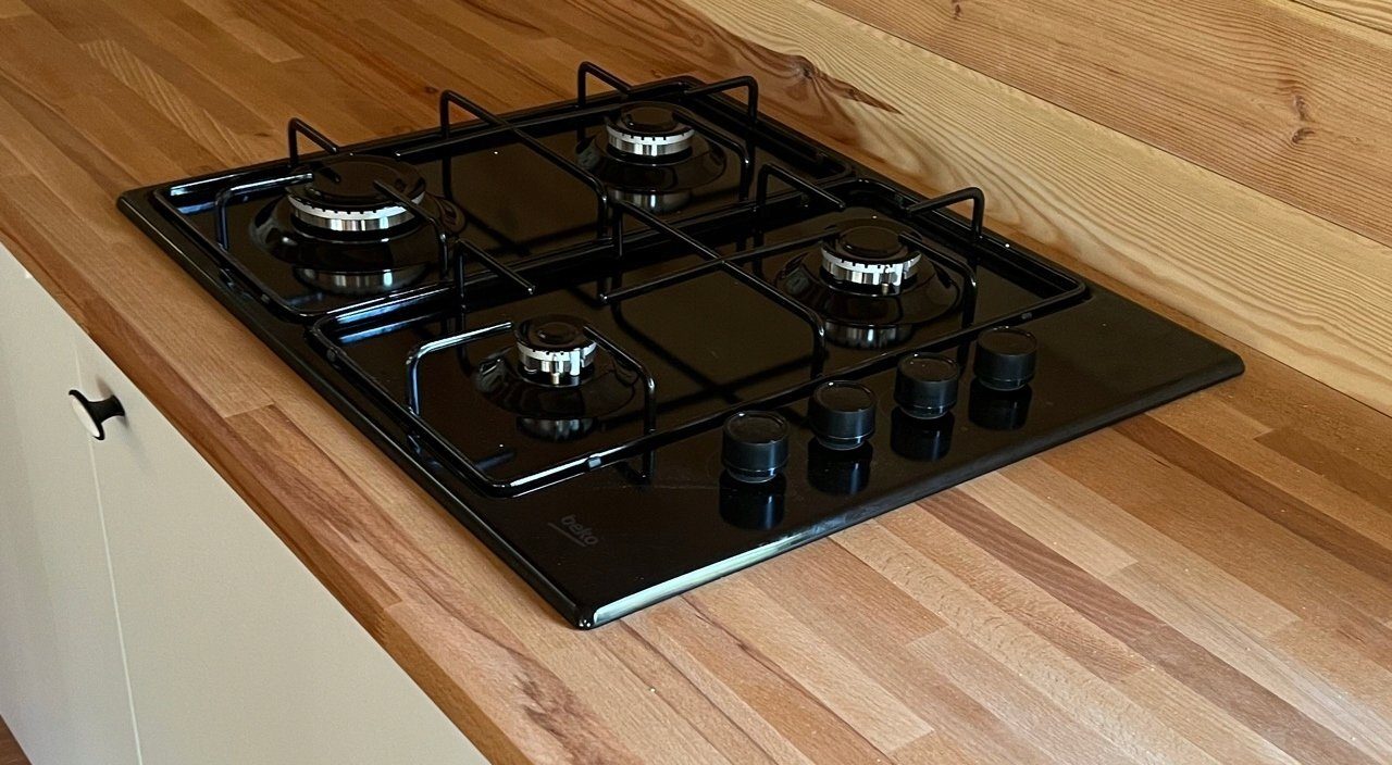 Exklusives Gaskochfeld 60 cm autarker Einbaubackofen schwarz