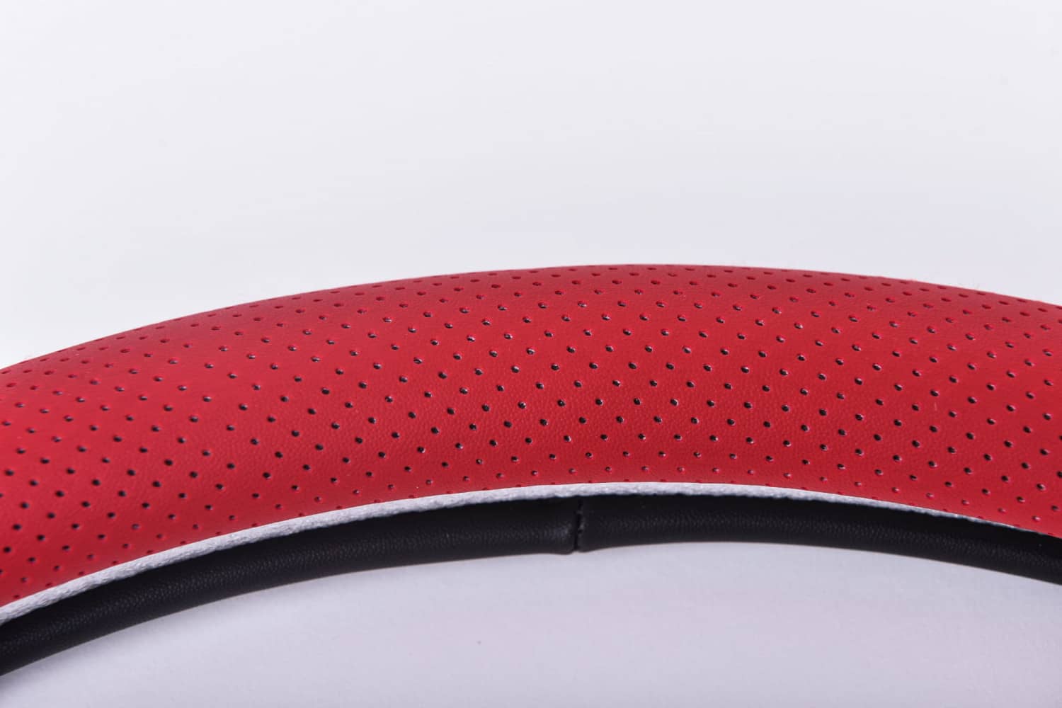 STEERING WHEEL COVER FOR TRUCKS 44-46 COLOR: BLACK-RED STEERING WHEEL COVER FOR TRUCKS 44-46 COLOR: BLACK-RED