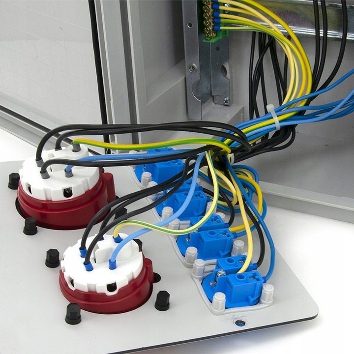 Electrical wall distributor 1x 16A / 32A 4x230V complete set of construction power distributors, lockable