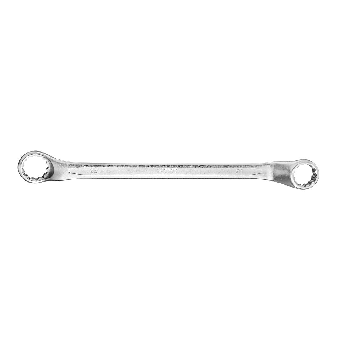 The socket wrench is bent