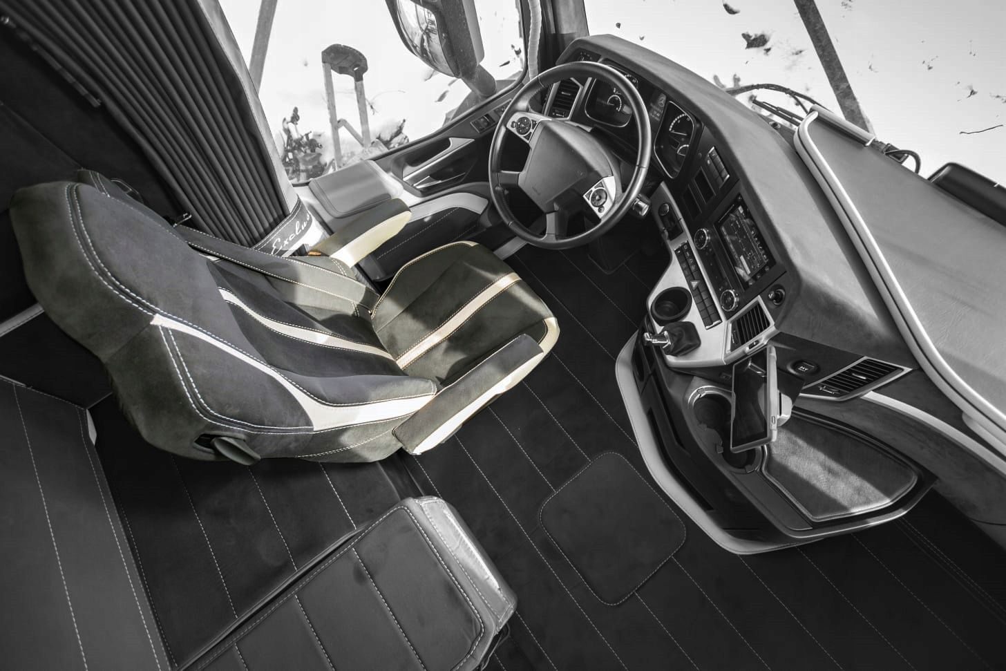 Handcrafted high-quality Actros truck SEAT COVERS Mercedes ACTROS MP4 saloon cabin BEIGE mix complete set
