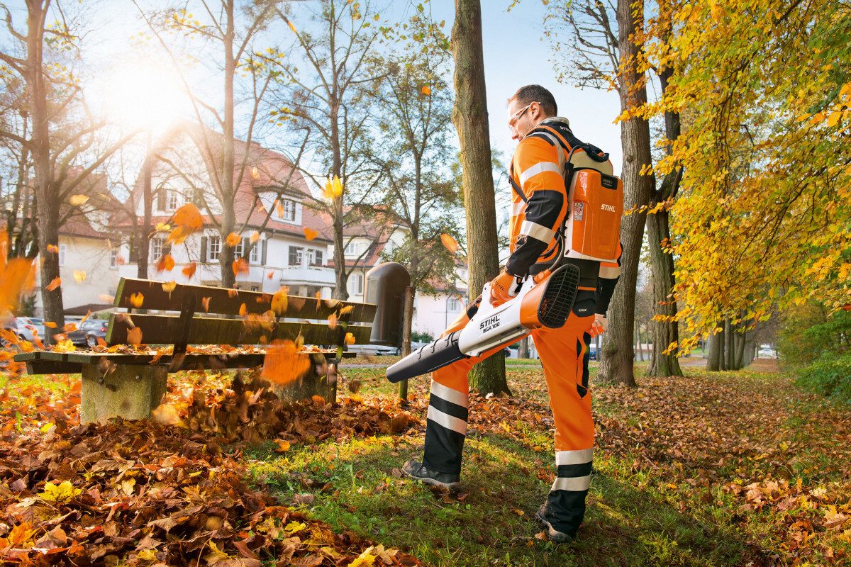 Stihl BGA 100 Akku-Blasgerät Akku-Komfortgebläse Blätter