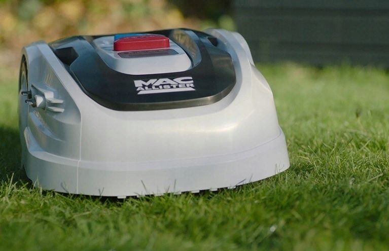 Robotic lawn mower MacAllister MRM250 (WORX S300)