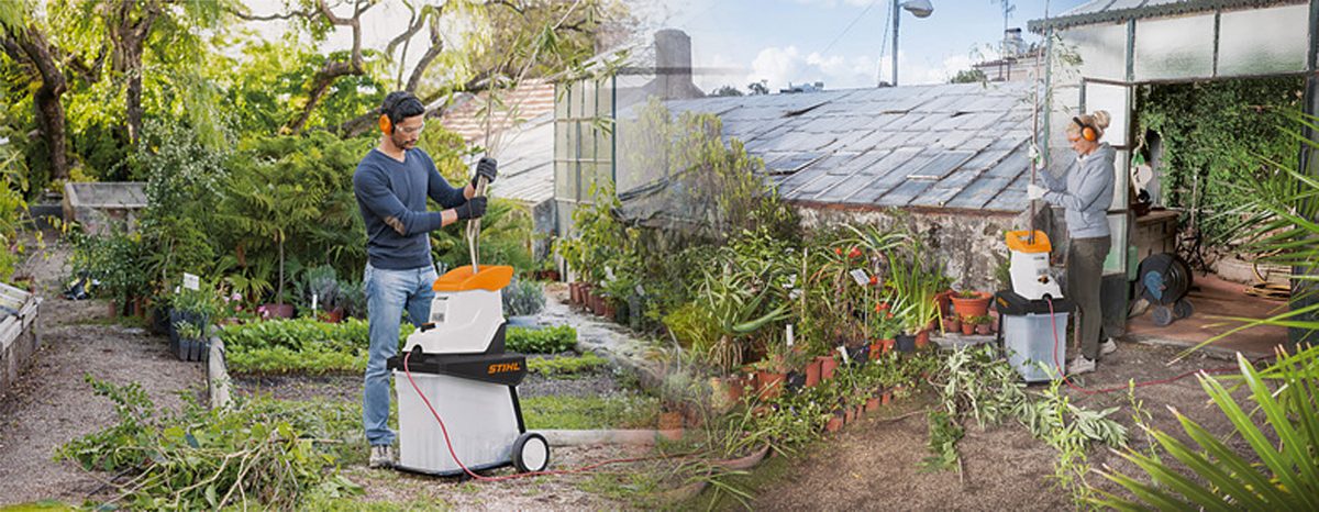 Stihl GHE 135 L Elektro-Gartenhäcksler Häcksler mit Tank + Profi-Handschuhen (2,3 kW, 40 U/min)