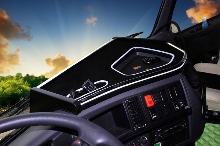 TV shelf shelf TIR VOLVO FH 2011-2013 CENTER WITH CUTOUT