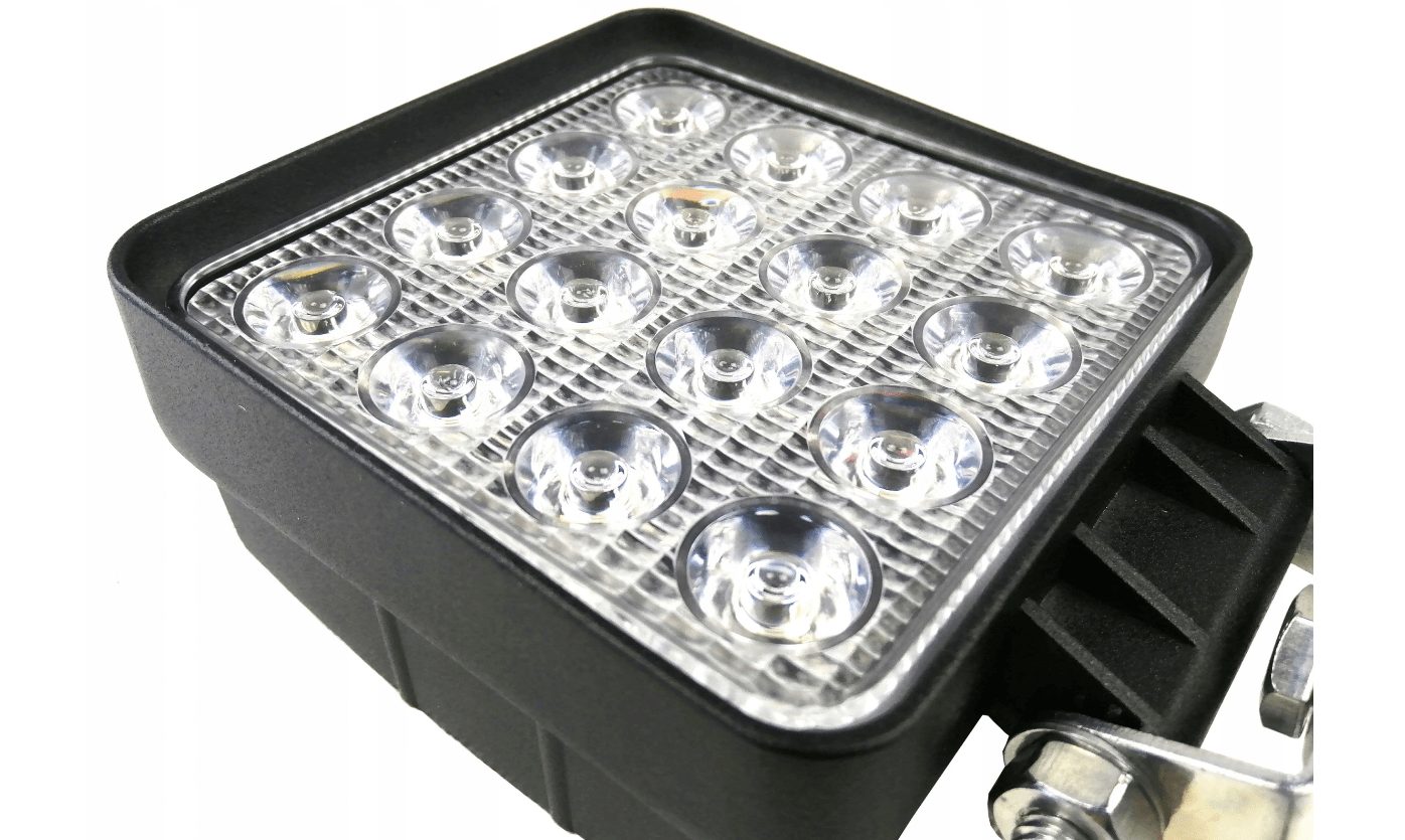 2x Arbeitsscheinwerfer Landmaschine LKW LED-Lampe 16 x 3 W stark 48 W