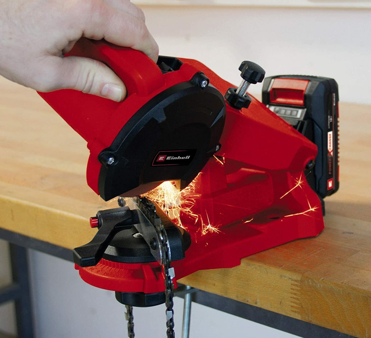 Affûteuse de chaîne de scie sans fil Einhell GE-CS 18 Li Solo Power X-Change (lithium-ion, 18 V, éclairage LED, régime de ralenti 6500 tr/min, sans batterie ni chargeur)