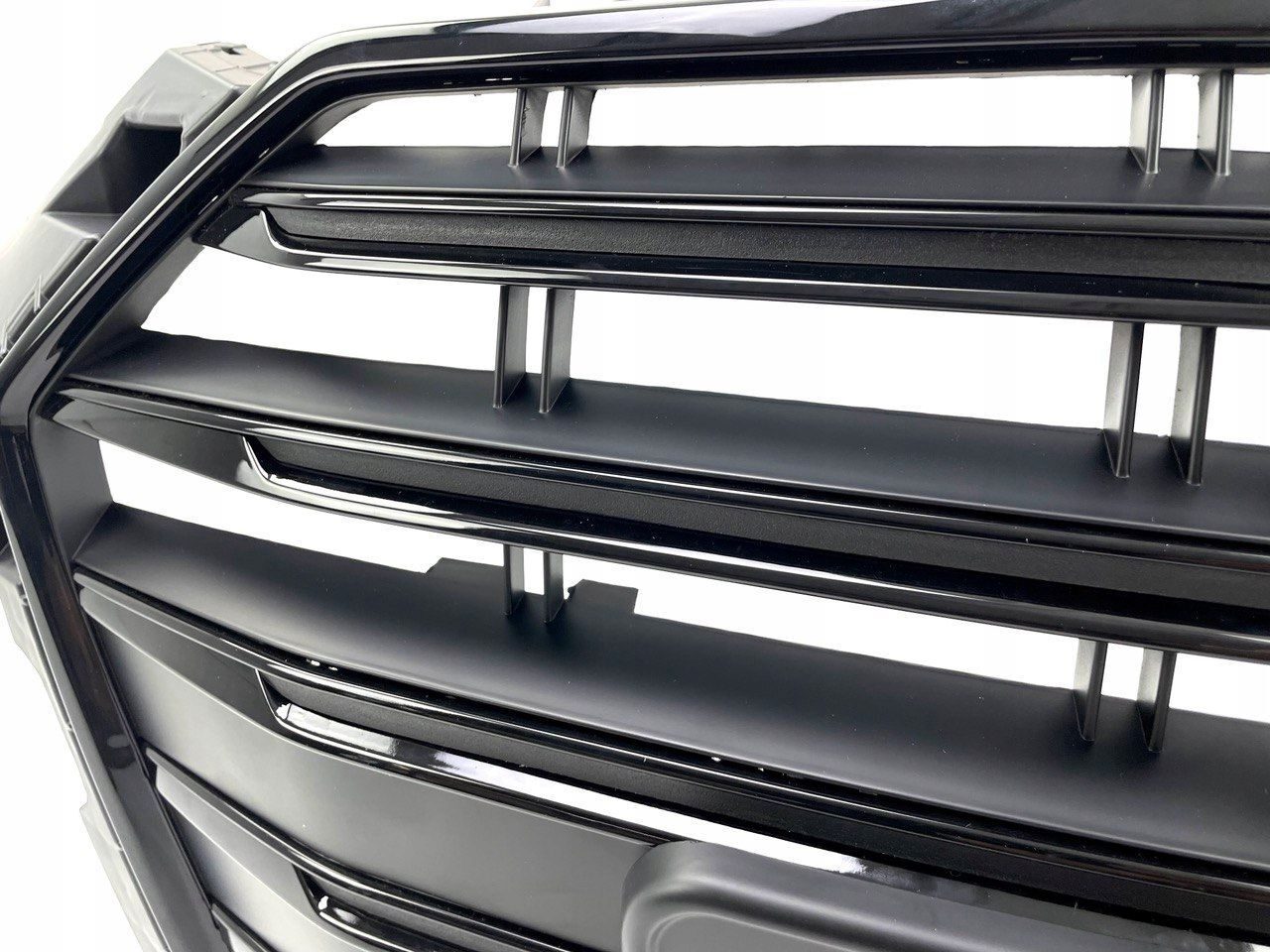 AUDI GRILLE A5 8W6 B9 S-LINE S5 2016-2019 8W6853651R – Réf. HT-16047
