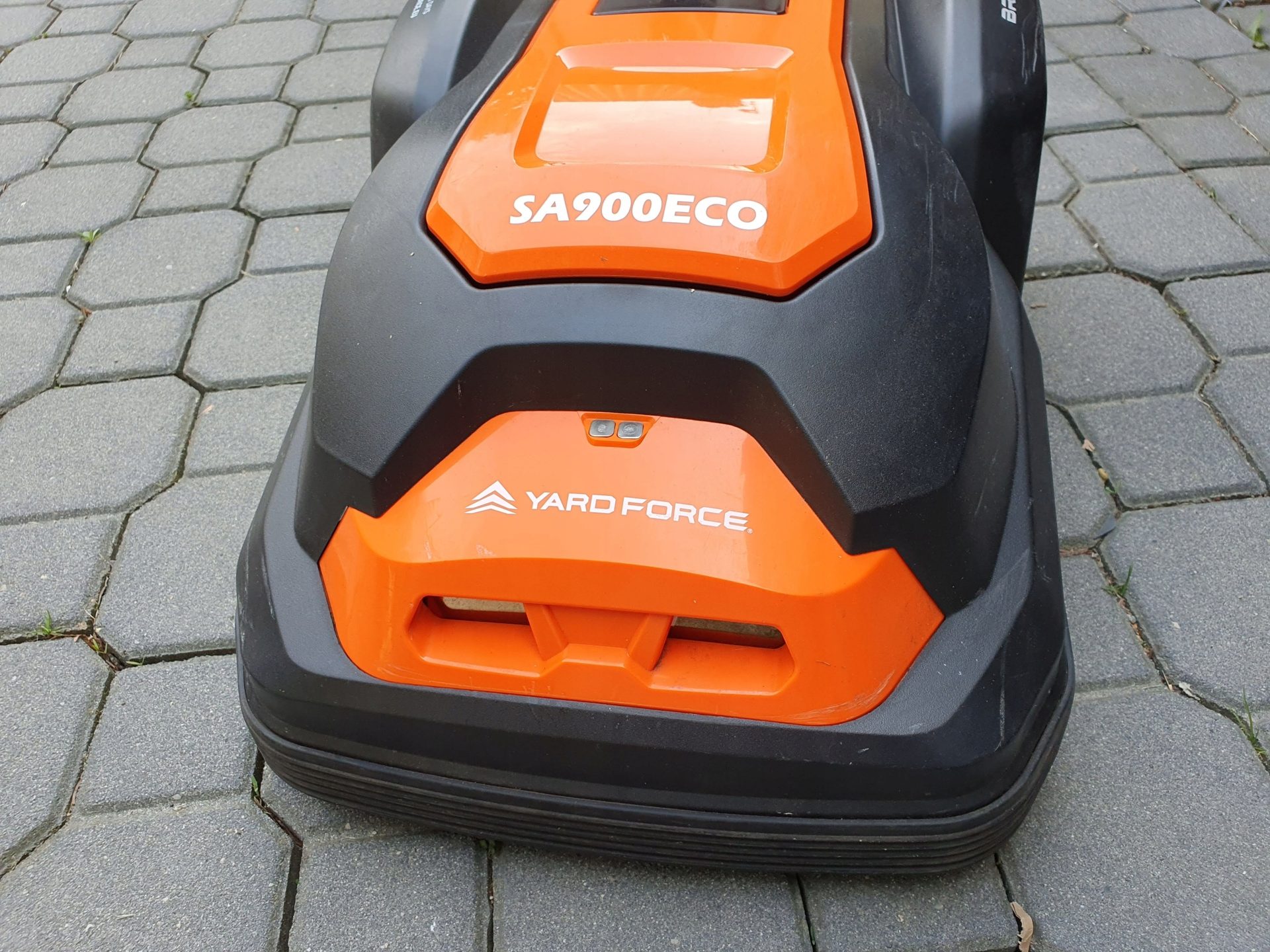 YARD FORCE SA900ECO ROBOTMAAIER defect voor reserveonderdelen