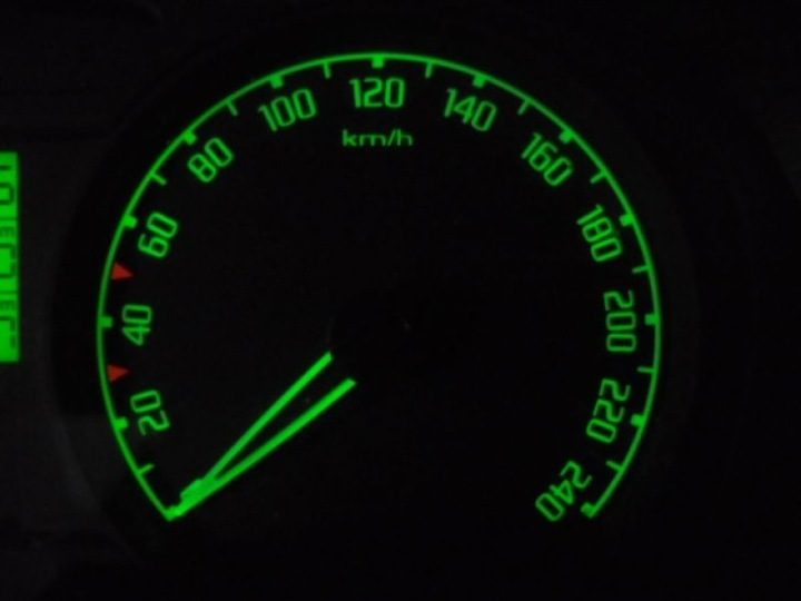 Skoda Fabia Roomster Tachometer Drehzahlmesser Kombiinstrument 5J0920801C TDI