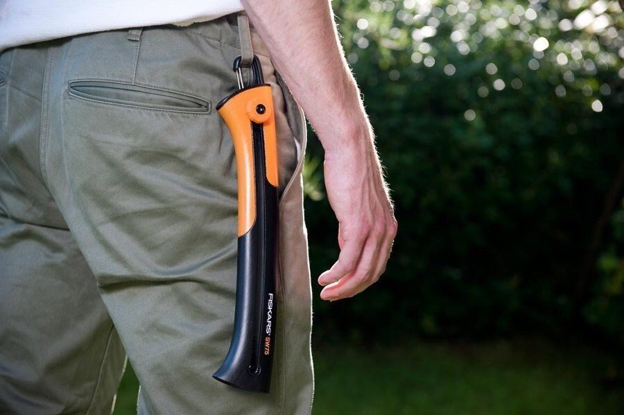 Coffret cadeau extérieur scie à élaguer Xtract + pioche X5 + gants Fiskars 10761 AX
