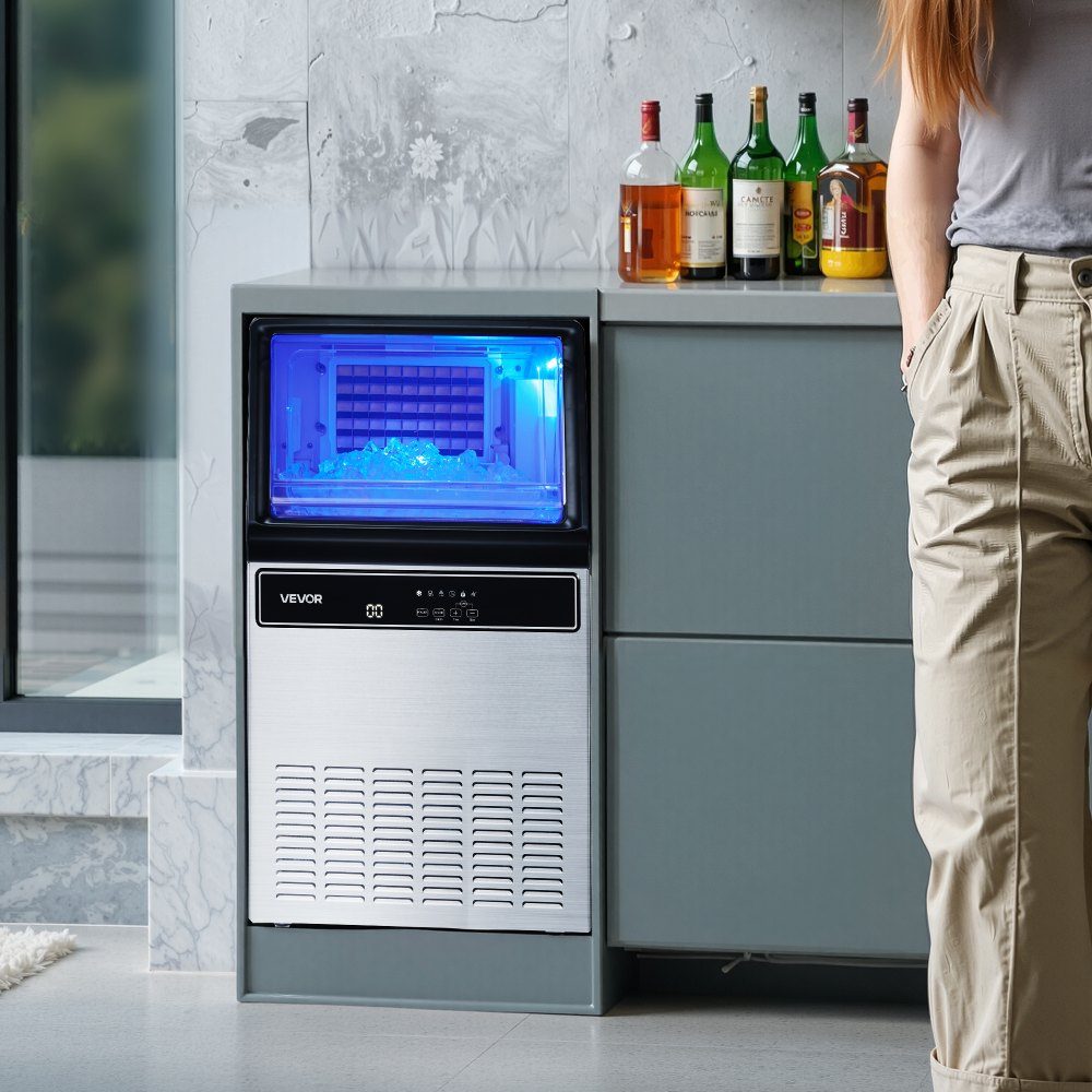 Machine à glaçons professionnelle avec pompe 59 kg/jour avec capacité de stockage de 15 kg, 45 glaçons par cycle, sur pied et sous comptoir, avec écran LED et autonettoyante, pour bar restaurant à domicile
