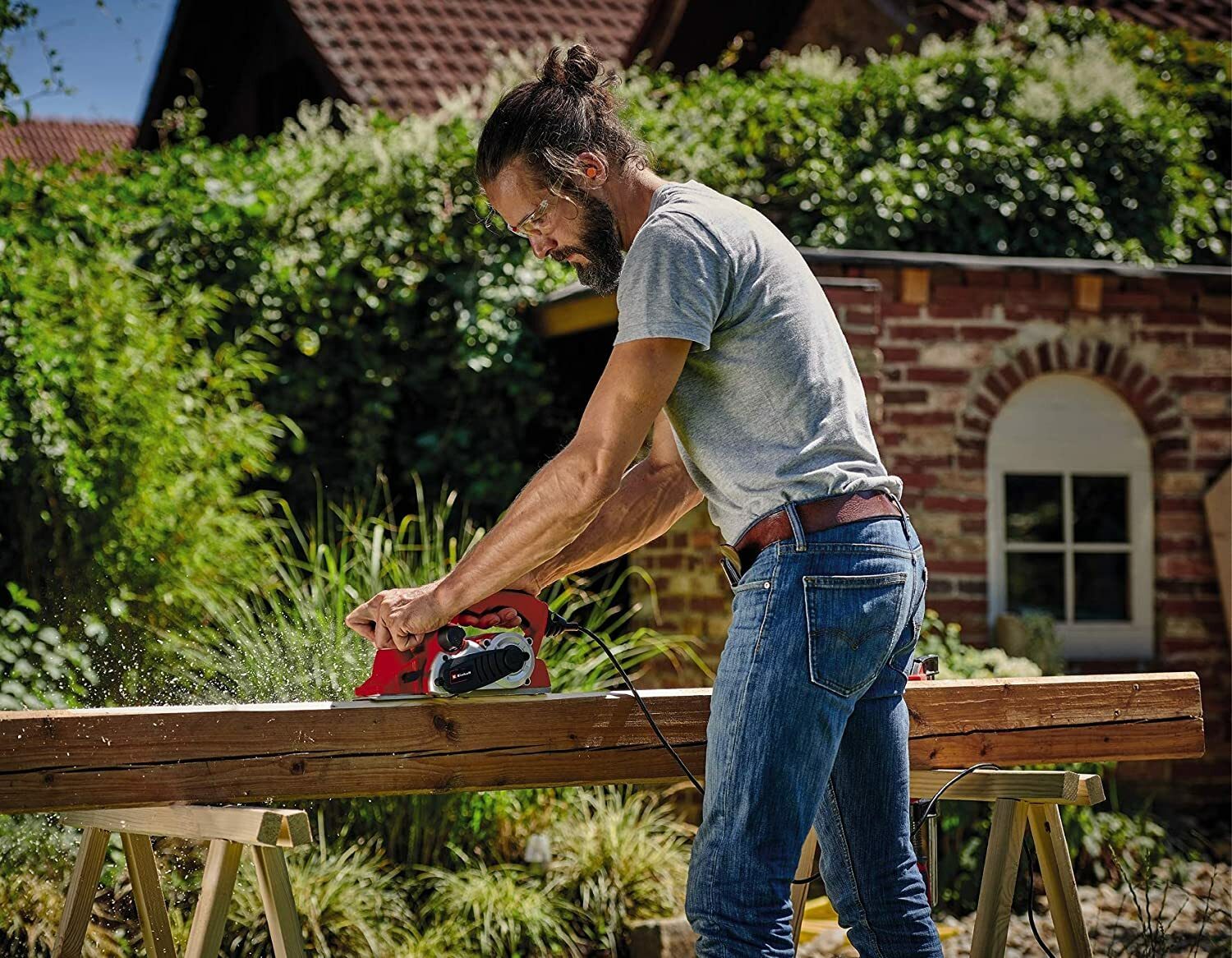 Einhell Elektroplaner TE-PL 900 (900 W, bis 3 mm Schnitttiefe, große Messerwelle, Grundplatte mit 3 V-Nuten, Softgrip, inkl. Parallelanschlag, Falztiefenanschlag, TCT-Planermesser)