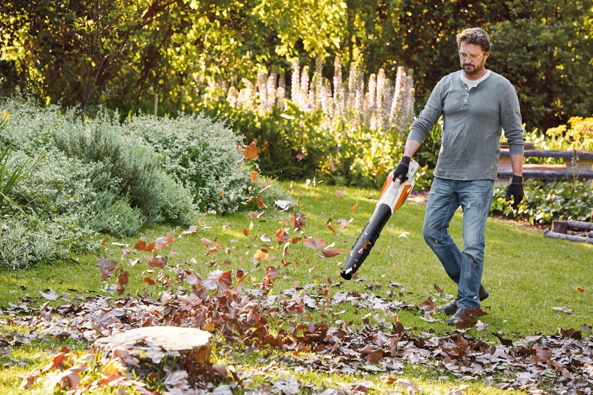Stihl BGA 57 Akku-Laubbläser hinterlässt Schmutz