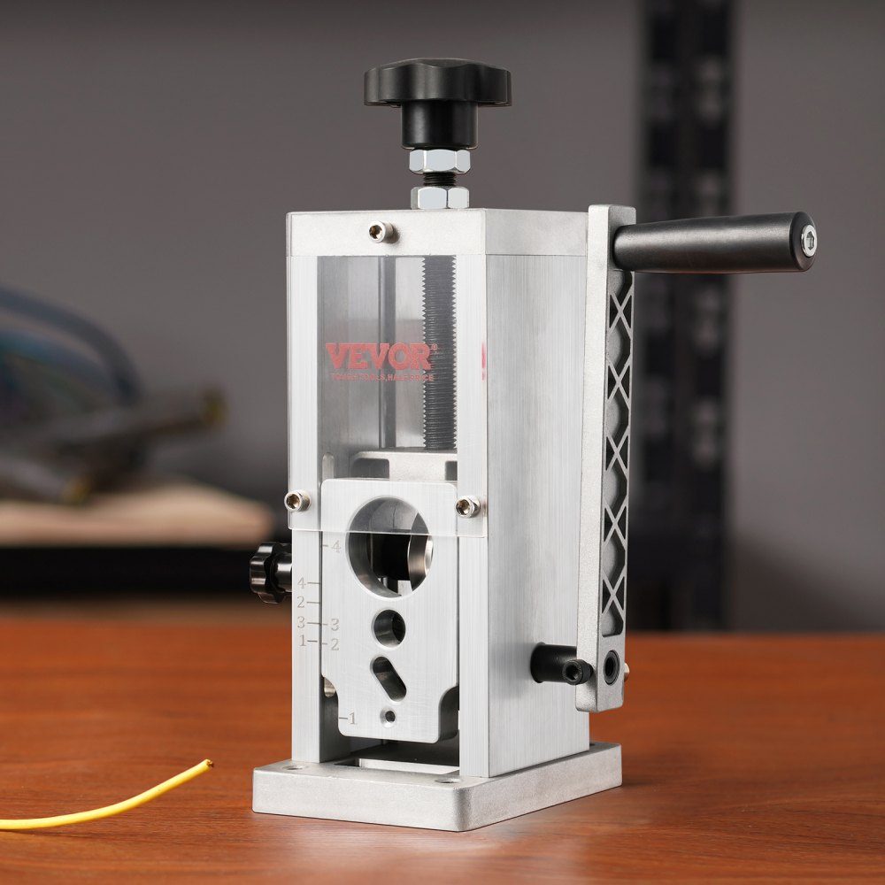 Kabelschälmaschine 1,5–40 mm. Kabelschälmaschine. Manuell oder mit Bohrmaschine angetrieben. Kabelschälmaschine 130 x 130 x 300 mm. Ideal zum Abisolieren beschichteter Monofilament-Mehrleiterkabel